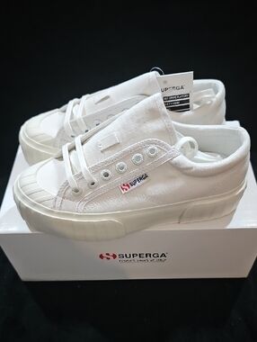 *Brand New* Superga 2631 Stripe Platform Lows